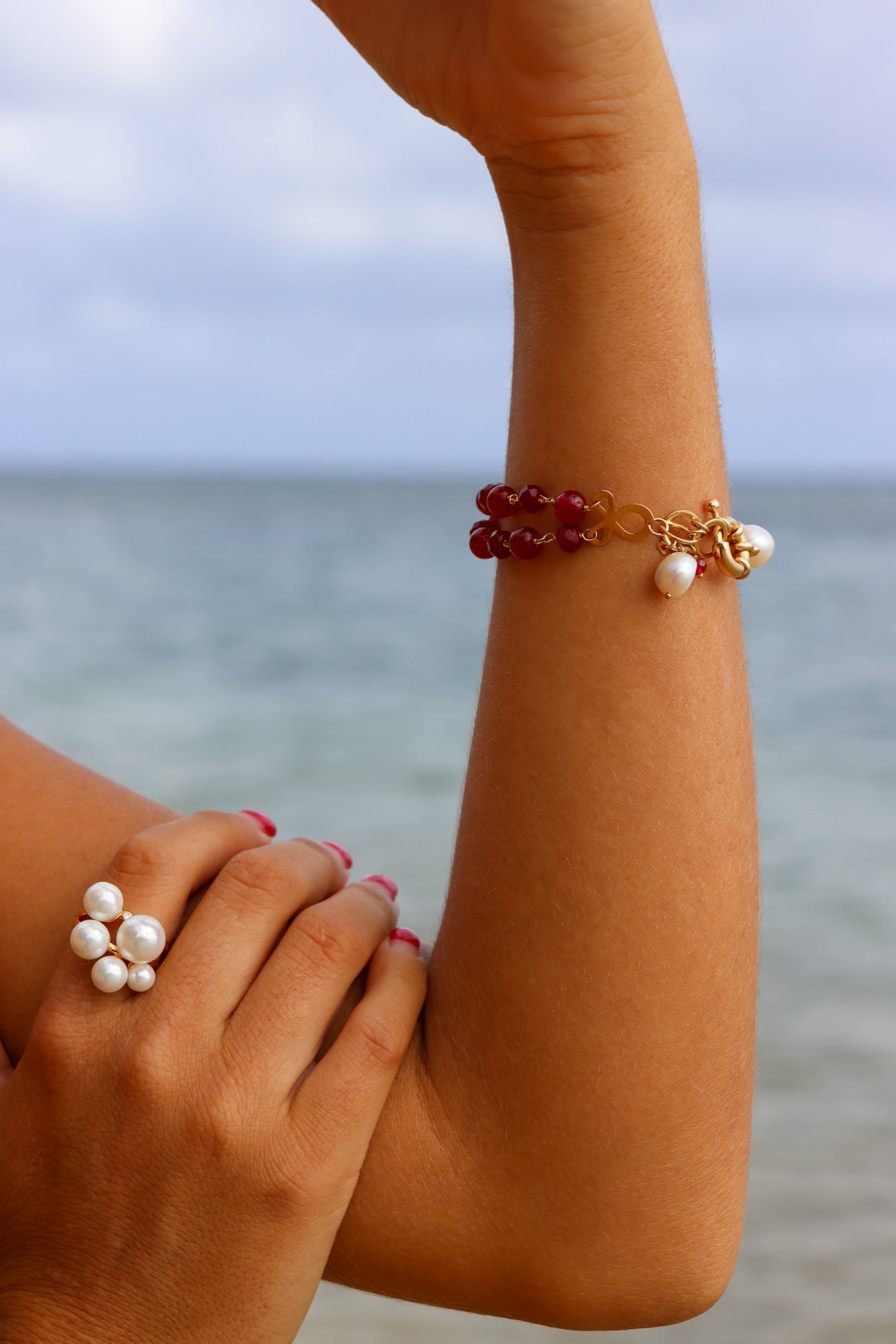 Pearl & Red Crystal Bead Bracelet